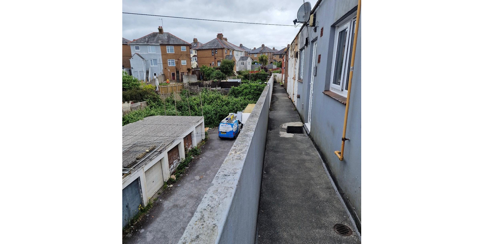 MIXED RESIDENTIAL AND COMMERCIAL INVESTMENT OPPORTUNITY