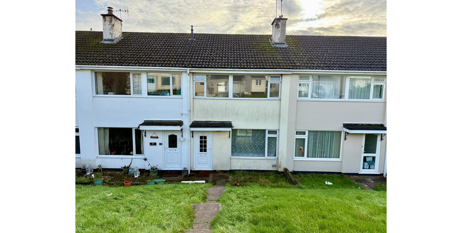TERRACED HOUSE FOR IMPROVEMENT