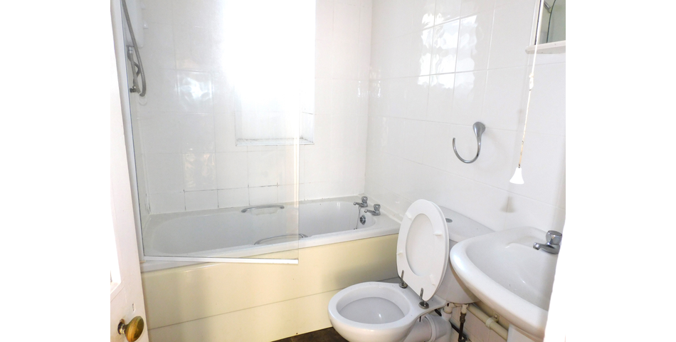 FLAT FOR REFURBISHMENT
