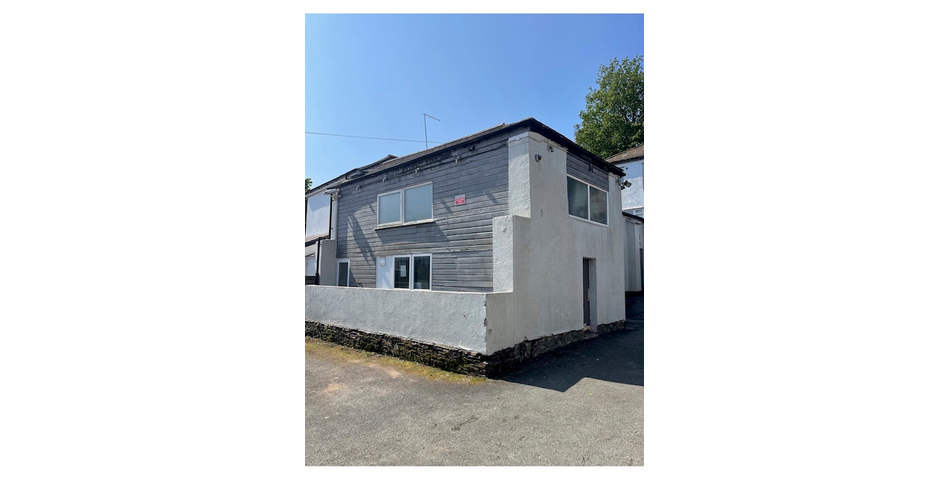 DETACHED PROPERTY WITH HUGE POTENTIAL