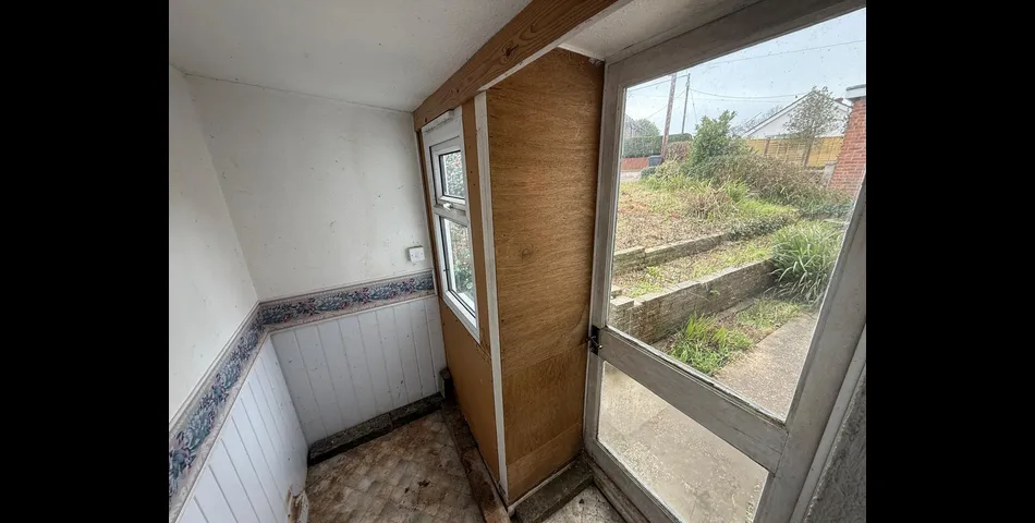 BUNGALOW FOR REFURBISHMENT 