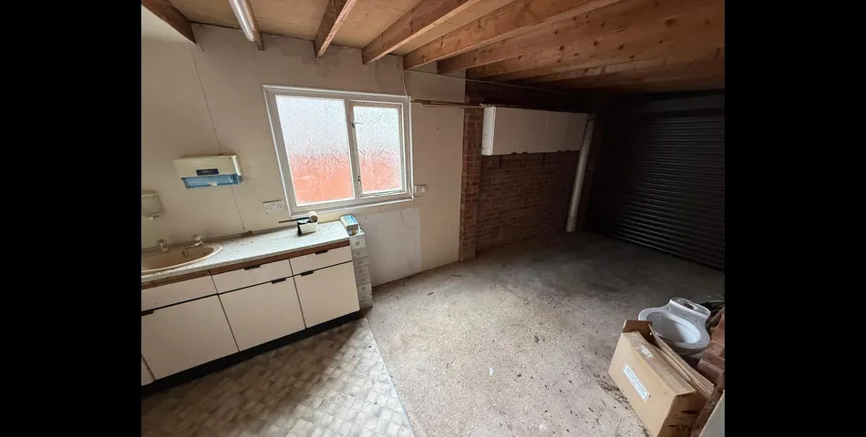BUNGALOW FOR REFURBISHMENT 