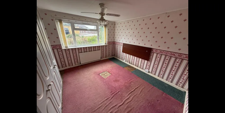 BUNGALOW FOR REFURBISHMENT 