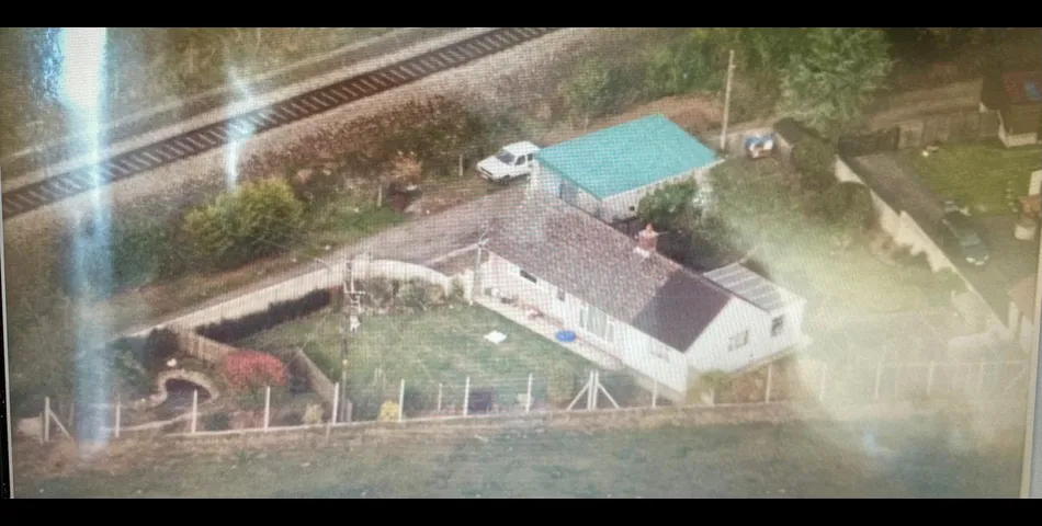 DETACHED BUNGALOW ON LARGE PLOT WITH POTENTIAL