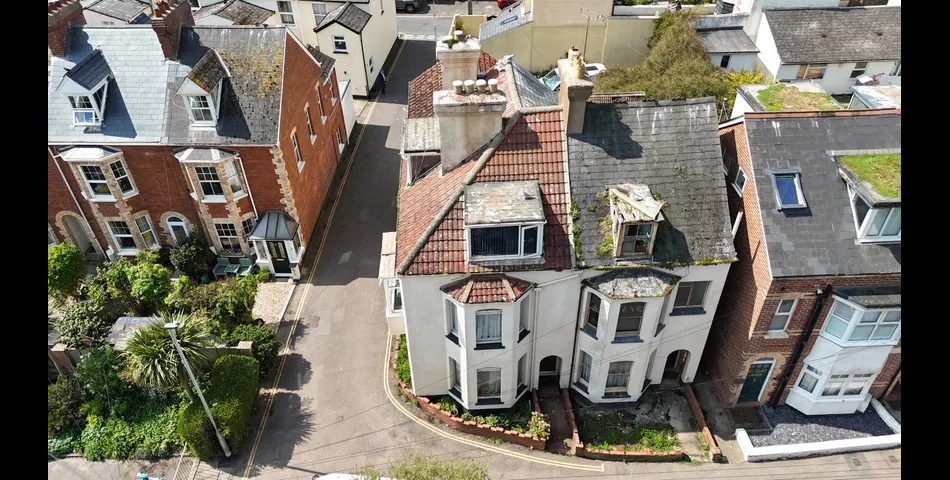 LARGE PROPERTY AND LAND WITH POTENTIAL