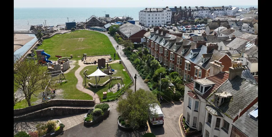 LARGE PROPERTY AND LAND WITH POTENTIAL