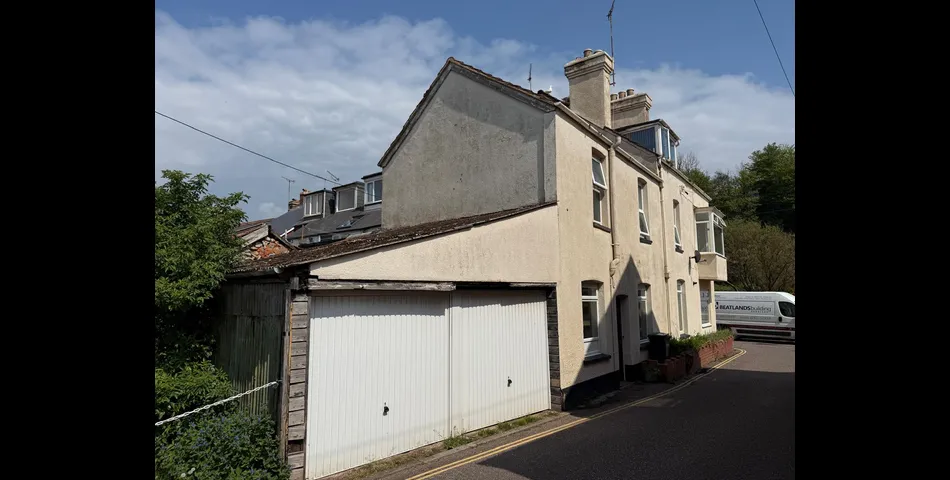 LARGE PROPERTY AND LAND WITH POTENTIAL