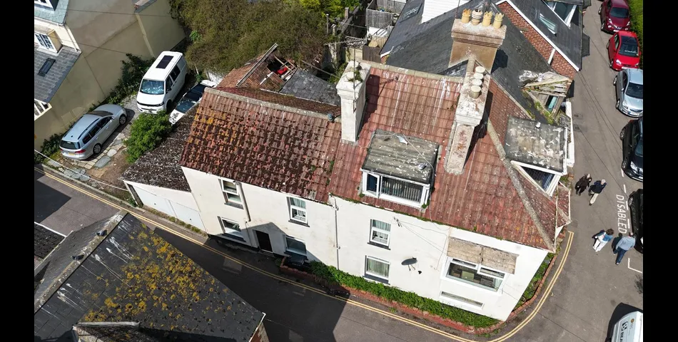 LARGE PROPERTY AND LAND WITH POTENTIAL