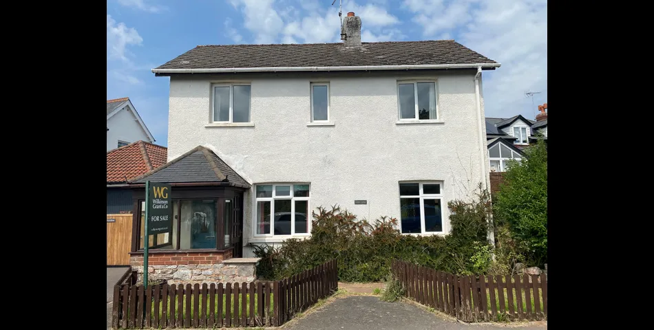 DETACHED COTTAGE FOR IMPROVEMENT 