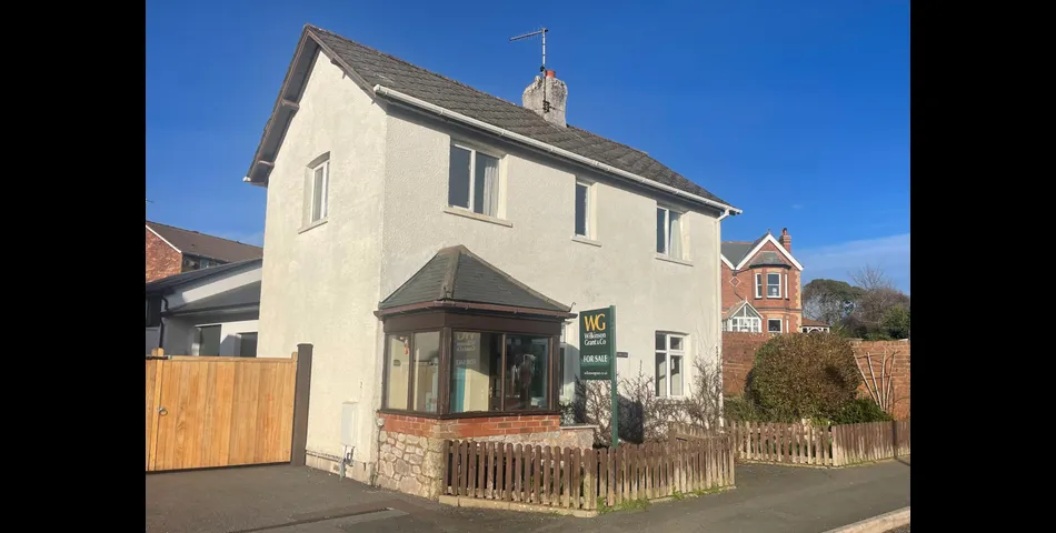 DETACHED COTTAGE FOR IMPROVEMENT 
