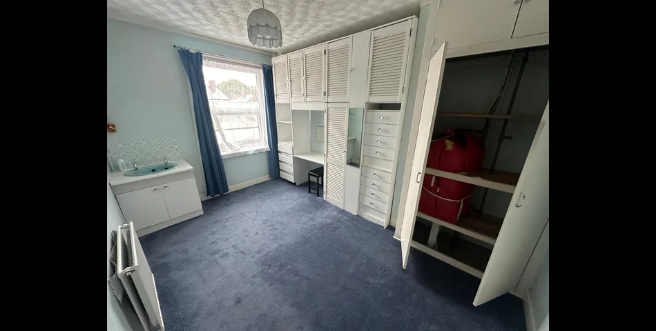 TERRACED HOUSE FOR REFURBISHMENT