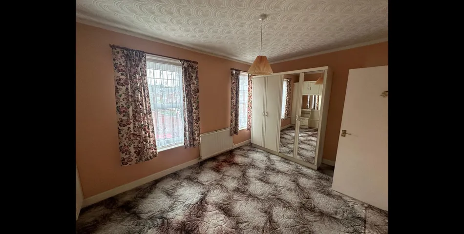 TERRACED HOUSE FOR REFURBISHMENT