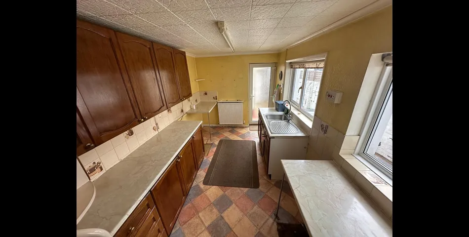 TERRACED HOUSE FOR REFURBISHMENT