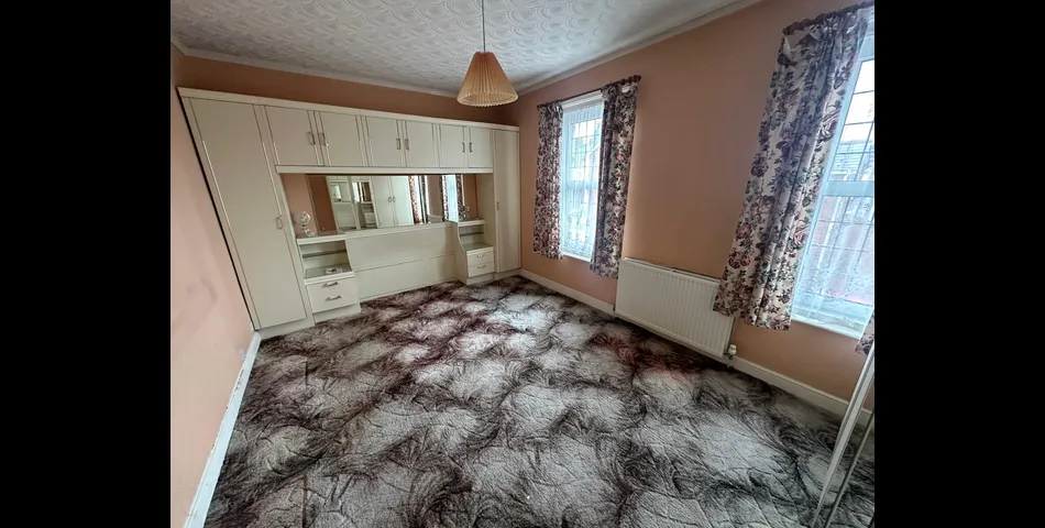 TERRACED HOUSE FOR REFURBISHMENT