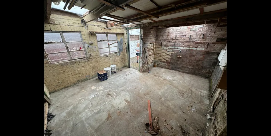 TERRACED HOUSE FOR REFURBISHMENT
