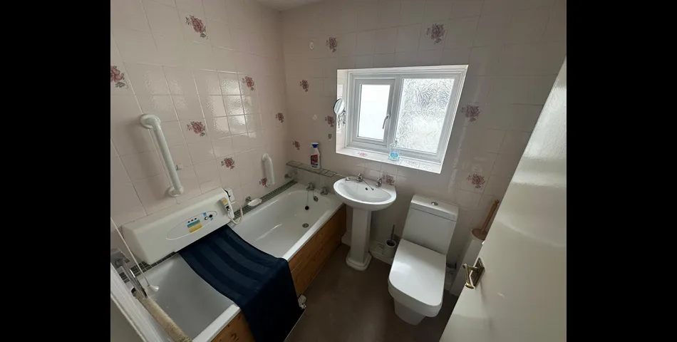TERRACED HOUSE FOR REFURBISHMENT