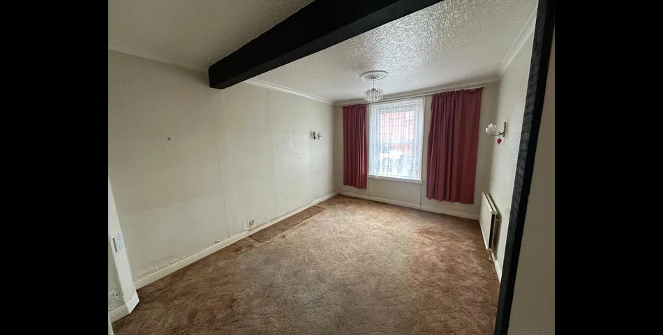 TERRACED HOUSE FOR REFURBISHMENT