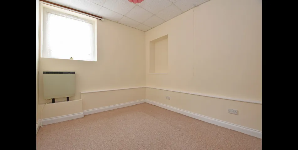 MID TERRACE PROPERTY WITH THREE DWELLINGS FOR MODERNISATION