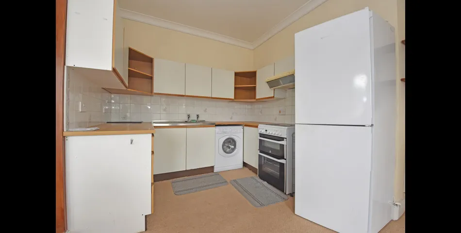 MID TERRACE PROPERTY WITH THREE DWELLINGS FOR MODERNISATION