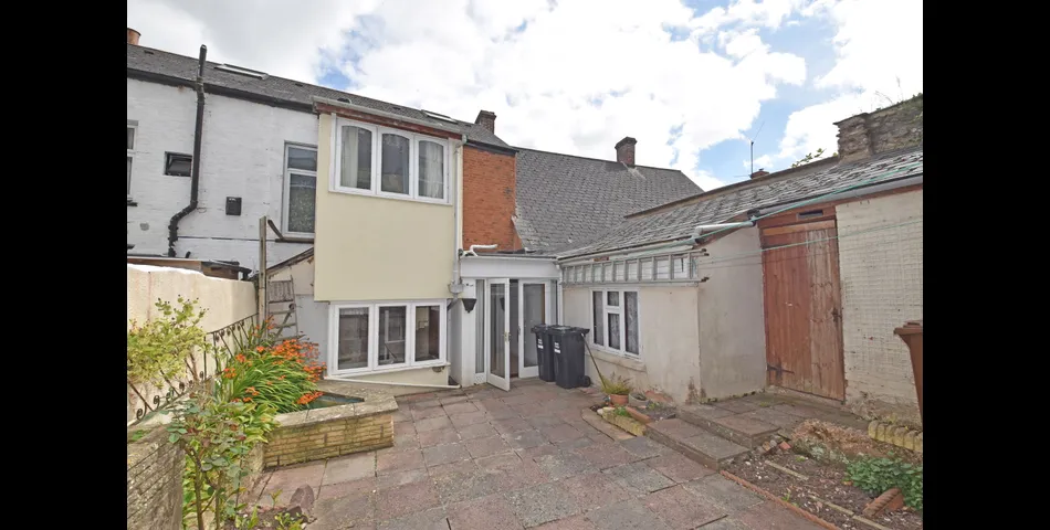 MID TERRACE PROPERTY WITH THREE DWELLINGS FOR MODERNISATION