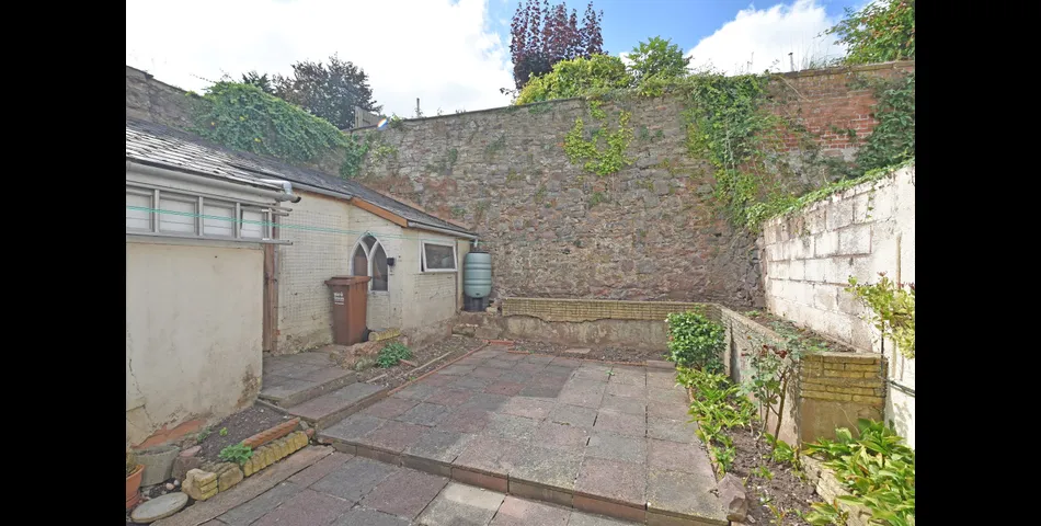MID TERRACE PROPERTY WITH THREE DWELLINGS FOR MODERNISATION