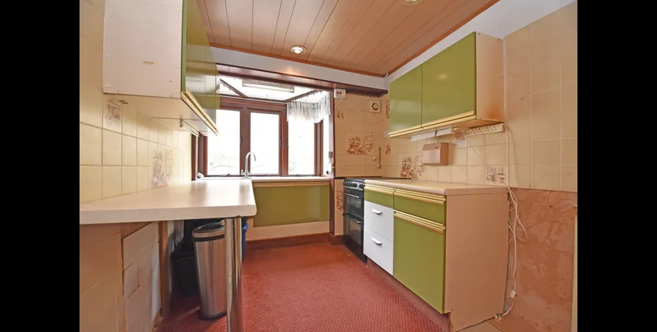 MID TERRACE PROPERTY WITH THREE DWELLINGS FOR MODERNISATION