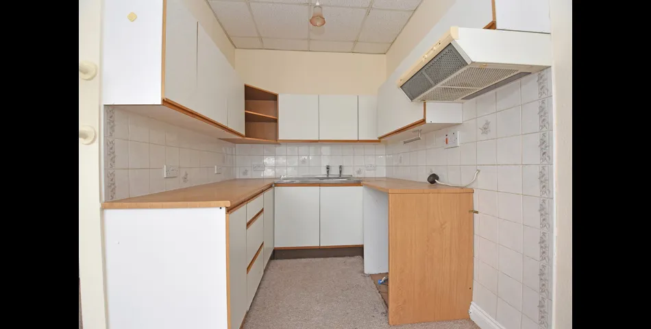 MID TERRACE PROPERTY WITH THREE DWELLINGS FOR MODERNISATION