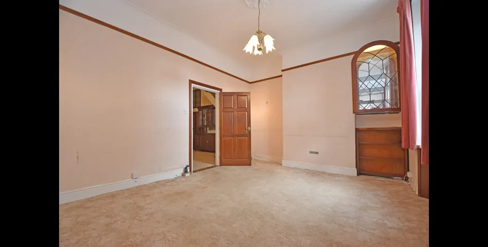 MID TERRACE PROPERTY WITH THREE DWELLINGS FOR MODERNISATION