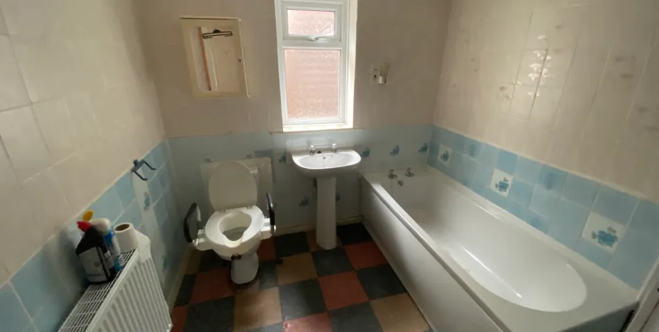 BUNGALOW FOR REFURBISHMENT 