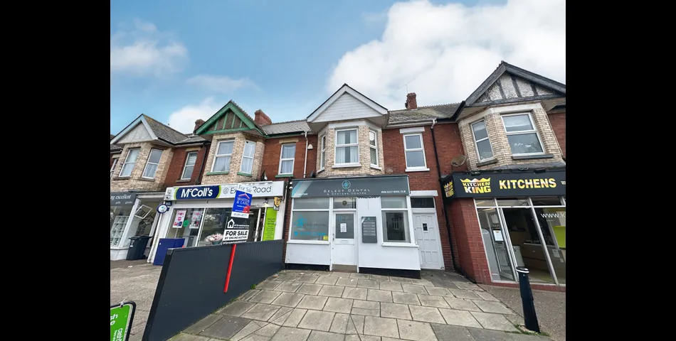 TERRACED PROPERTY WITH POTENTIAL