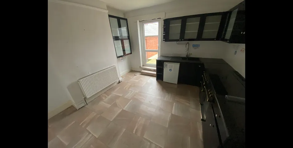 TERRACED PROPERTY WITH POTENTIAL