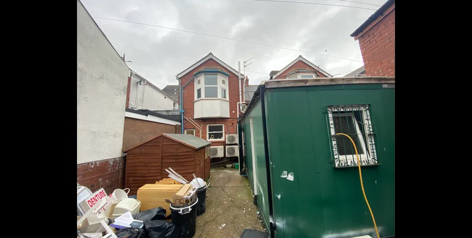 TERRACED PROPERTY WITH POTENTIAL