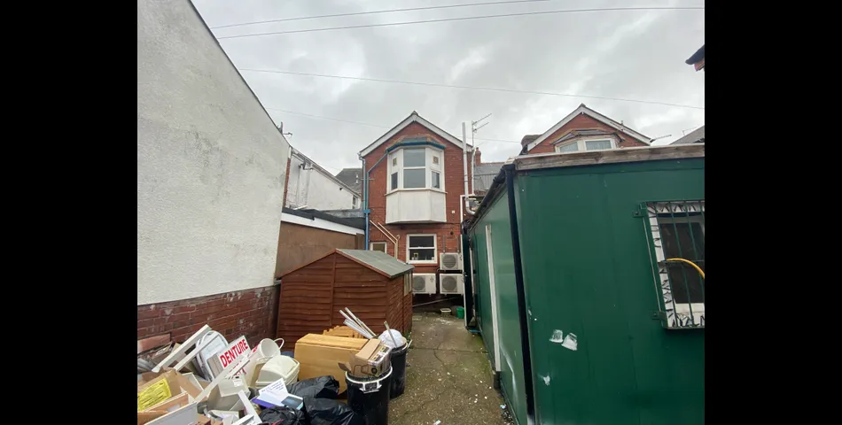 TERRACED PROPERTY WITH POTENTIAL