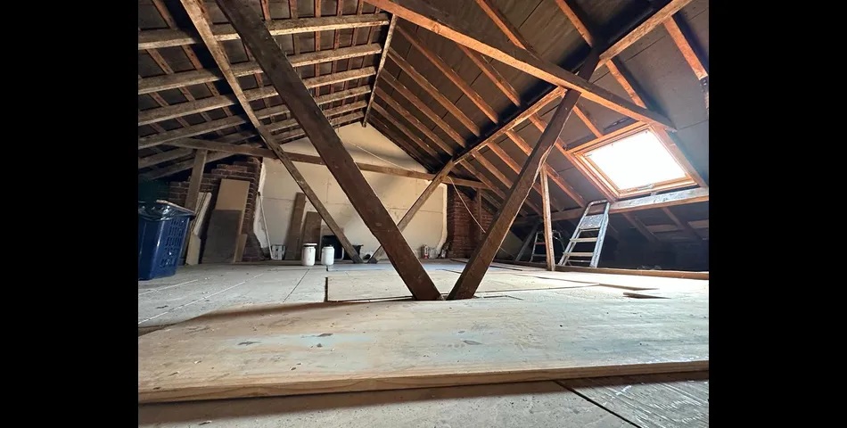 VACANT MIXED USE INVESTMENT PROPERTY WITH POTENTIAL