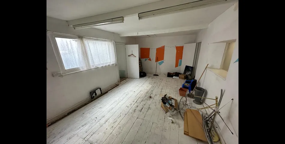 VACANT MIXED USE INVESTMENT PROPERTY WITH POTENTIAL