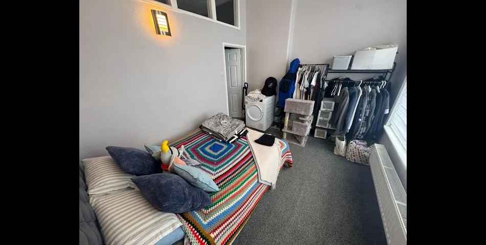 MIXED RETAIL AND COMMERCIAL PROPERTY