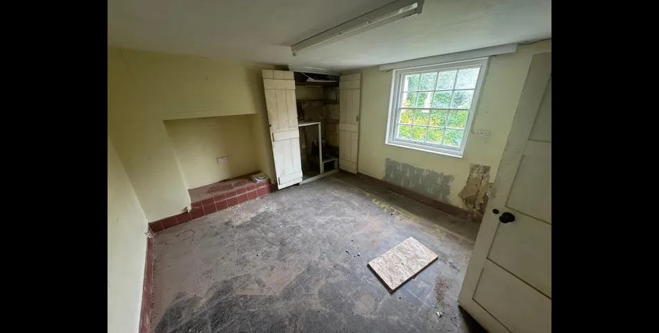 REFURBISHMENT AND DEVELOPMENT OPPORTUNITY - PERIOD HOUSE WITH FULL PLANNING 