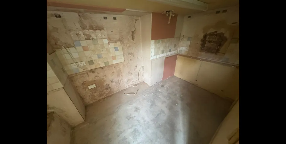 REFURBISHMENT AND DEVELOPMENT OPPORTUNITY - PERIOD HOUSE WITH FULL PLANNING 