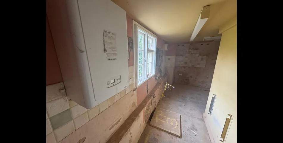 REFURBISHMENT AND DEVELOPMENT OPPORTUNITY - PERIOD HOUSE WITH FULL PLANNING 
