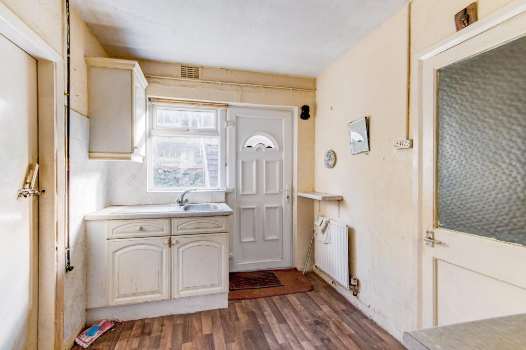 3 bed End of Terrace