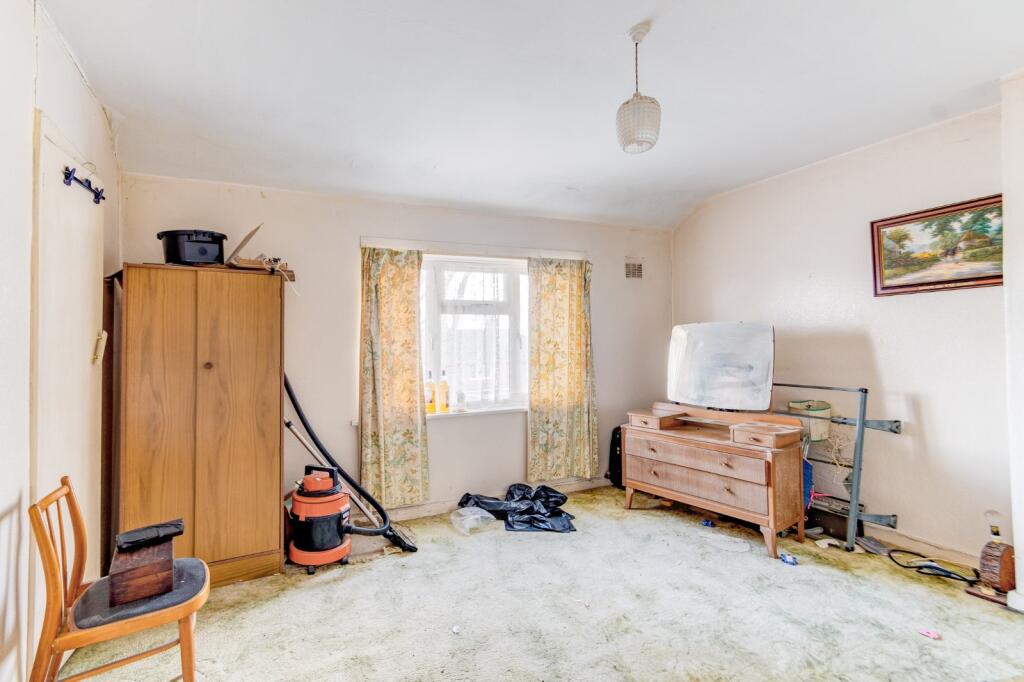 3 bed End of Terrace