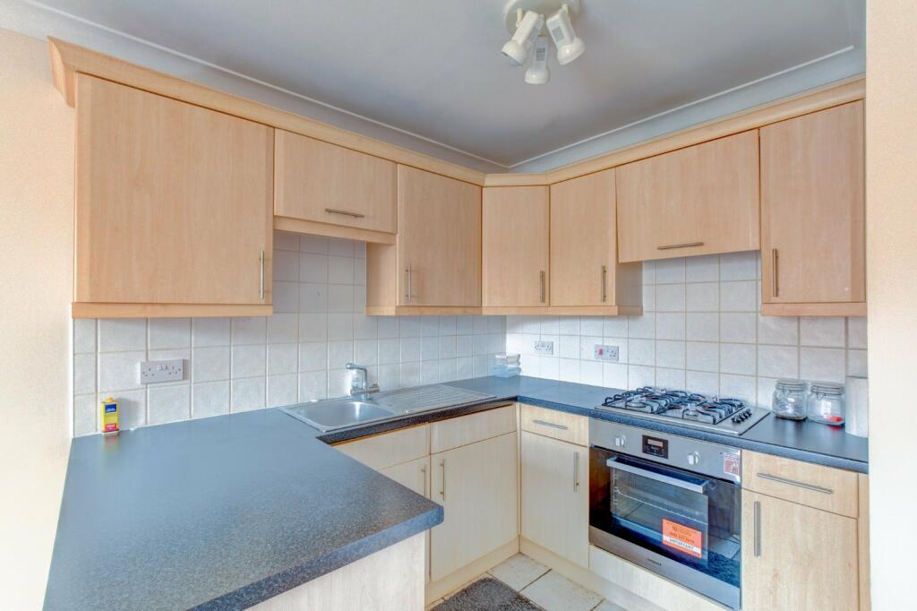 1 bed Ground Flat