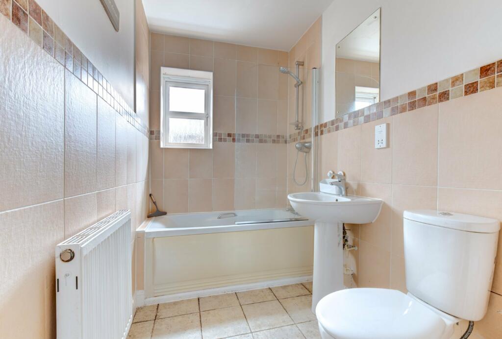 1 bed Ground Flat