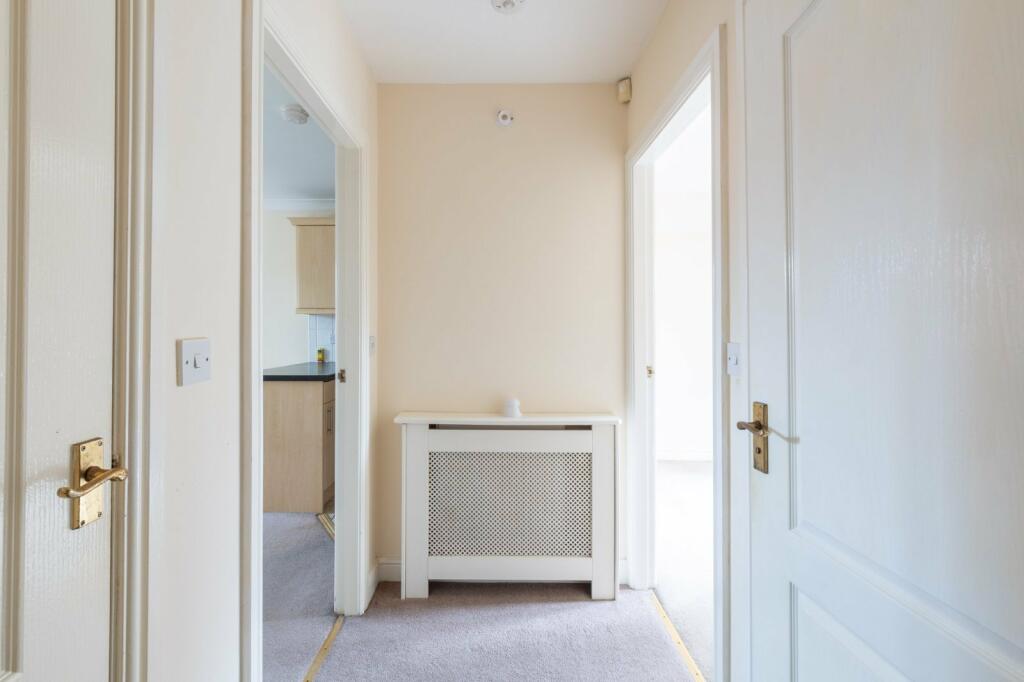 1 bed Ground Flat