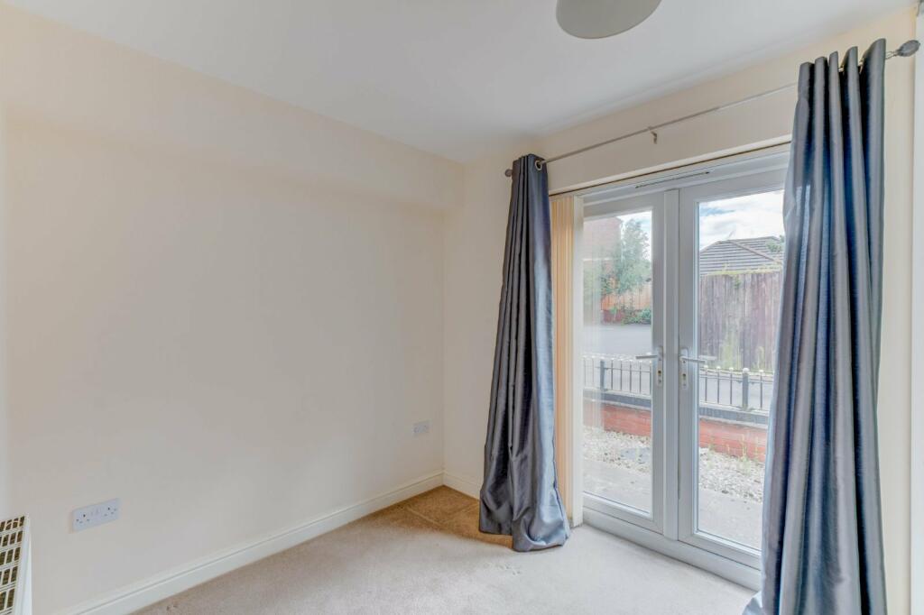 1 bed Ground Flat