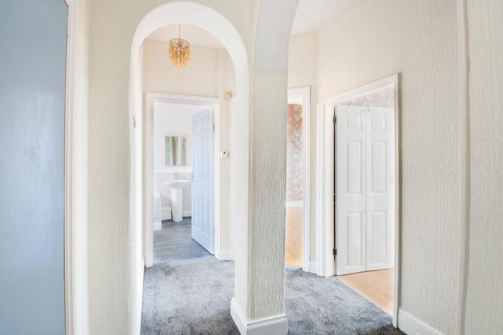 4 bed Semi-Detached