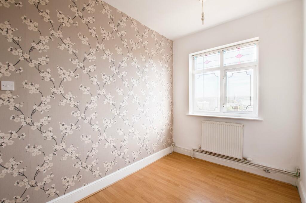 4 bed Semi-Detached