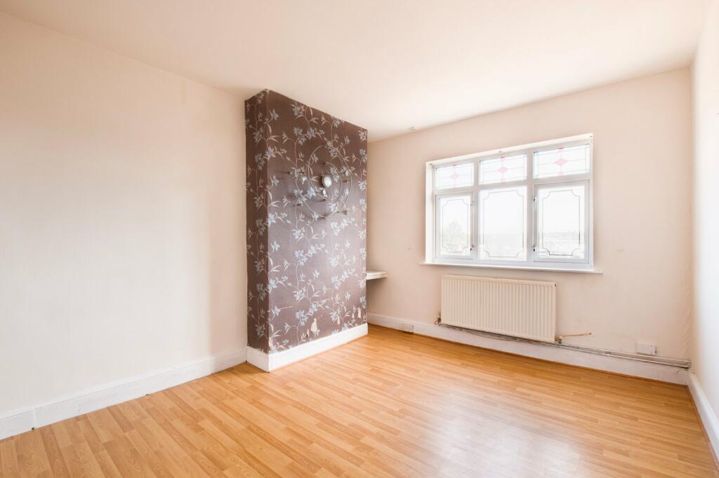 4 bed Semi-Detached