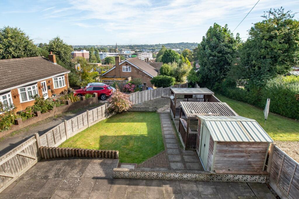4 bed Semi-Detached