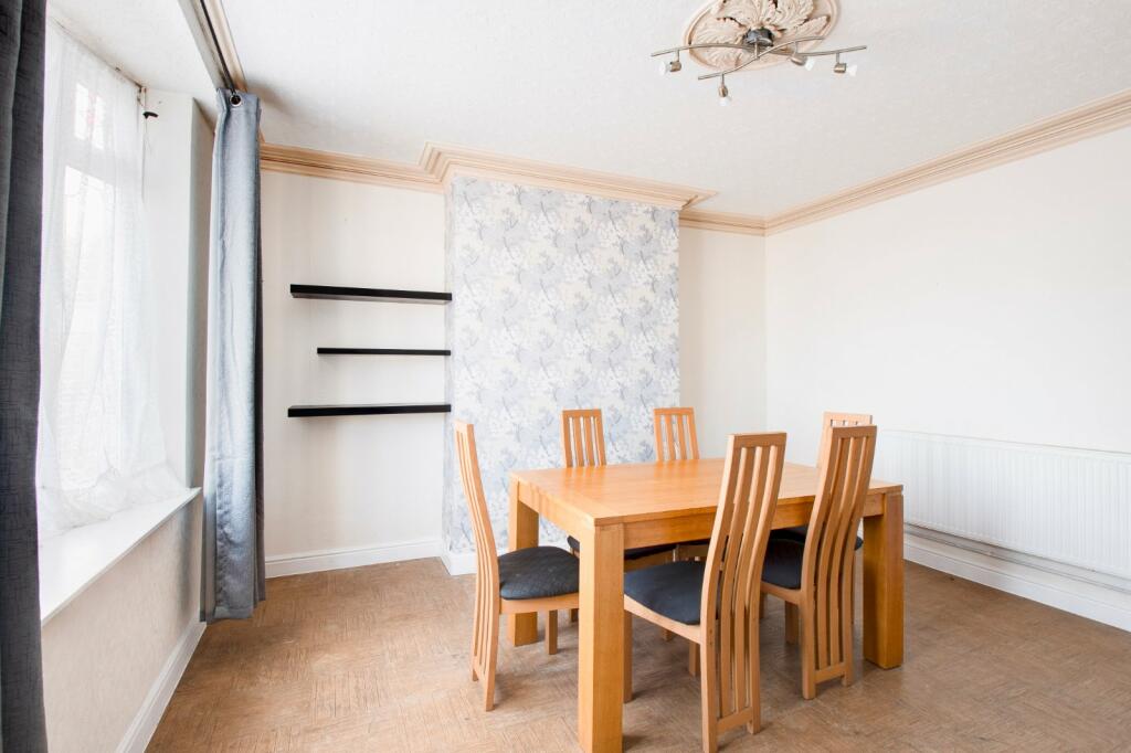 4 bed Semi-Detached